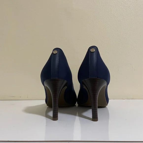 Taryn Rose Blue Soft Pump Heels Size 9 New - Picture 2 of 5